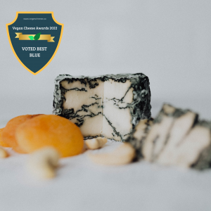 Best Vegan Cheese 2022 Simply Blue Queso vegano sabor Roquefort Nutty Artisan Food Distribuidor La Taula Verda Espana Barcelona